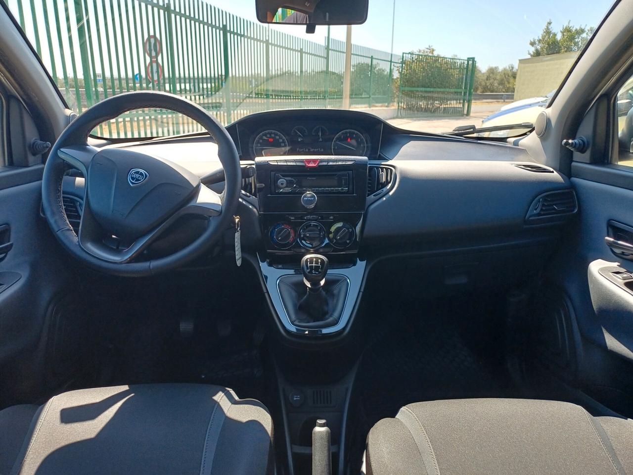 Lancia Ypsilon 1.2 69 CV 5 porte GPL Ecochic Silver