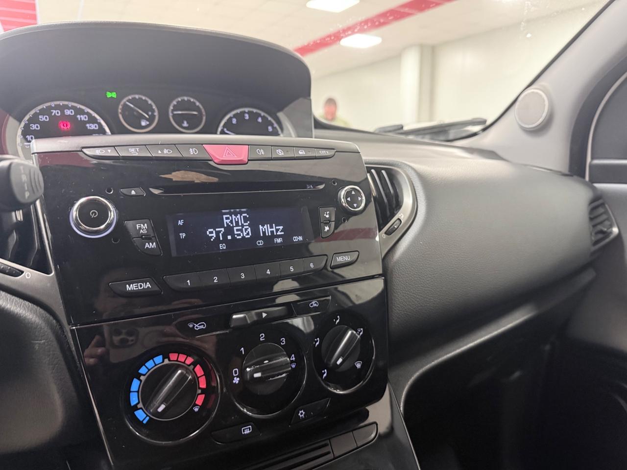 Lancia Ypsilon 1.2 69 CV 5P. Platinum