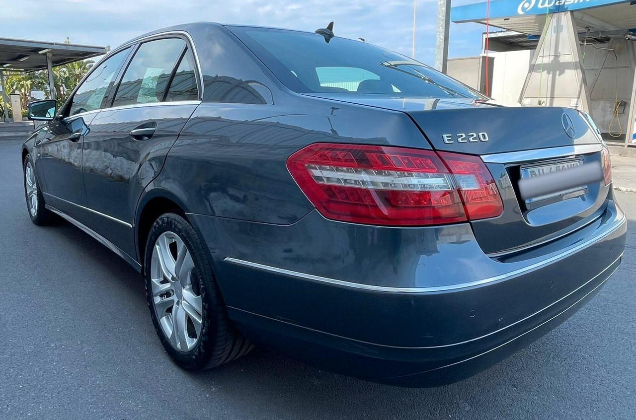 Mercedes-benz E 220 CDI BlueEFFICIENCY Avantgarde