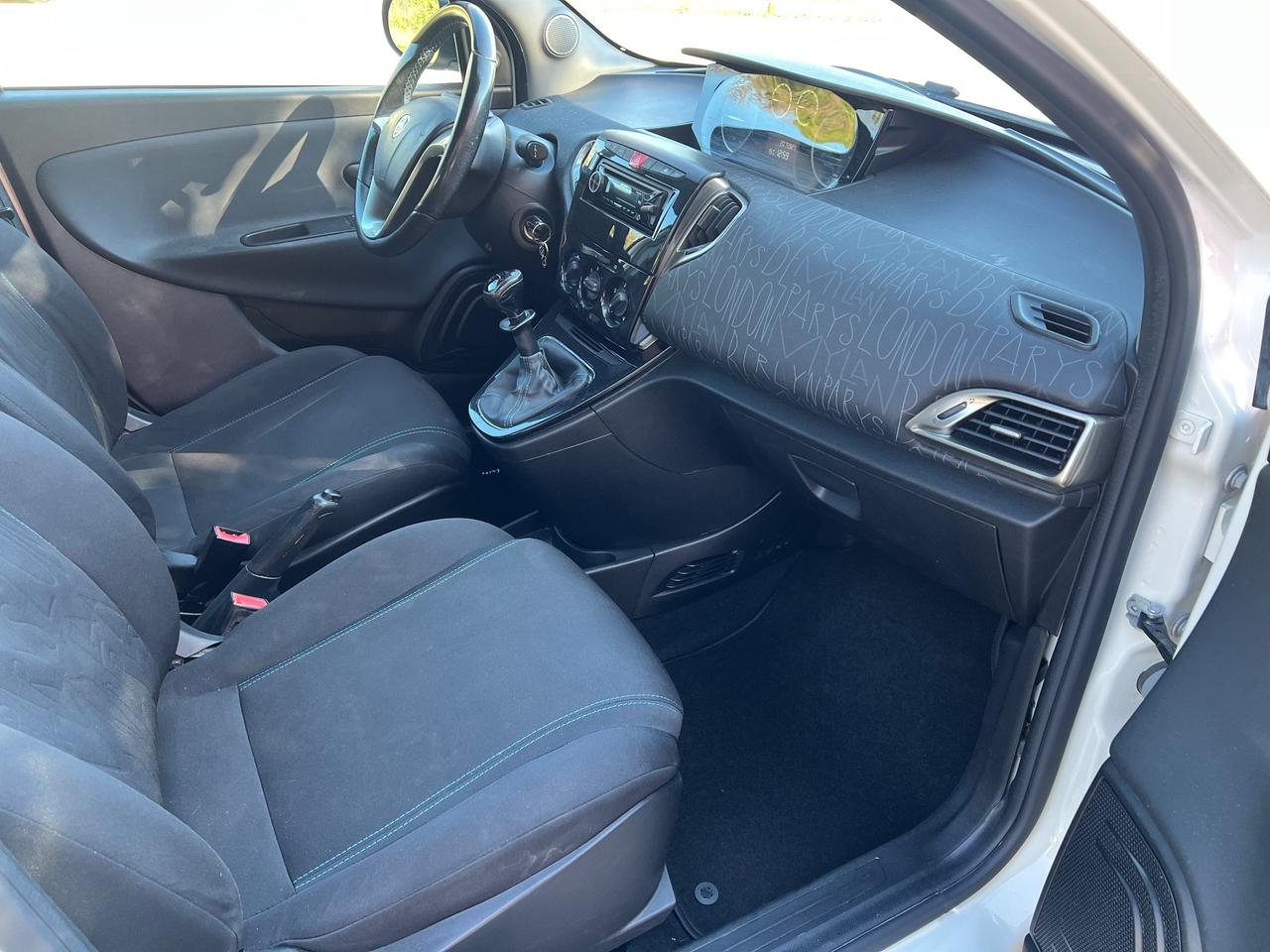 Lancia Ypsilon 1.2 69 CV 5 porte Platinum