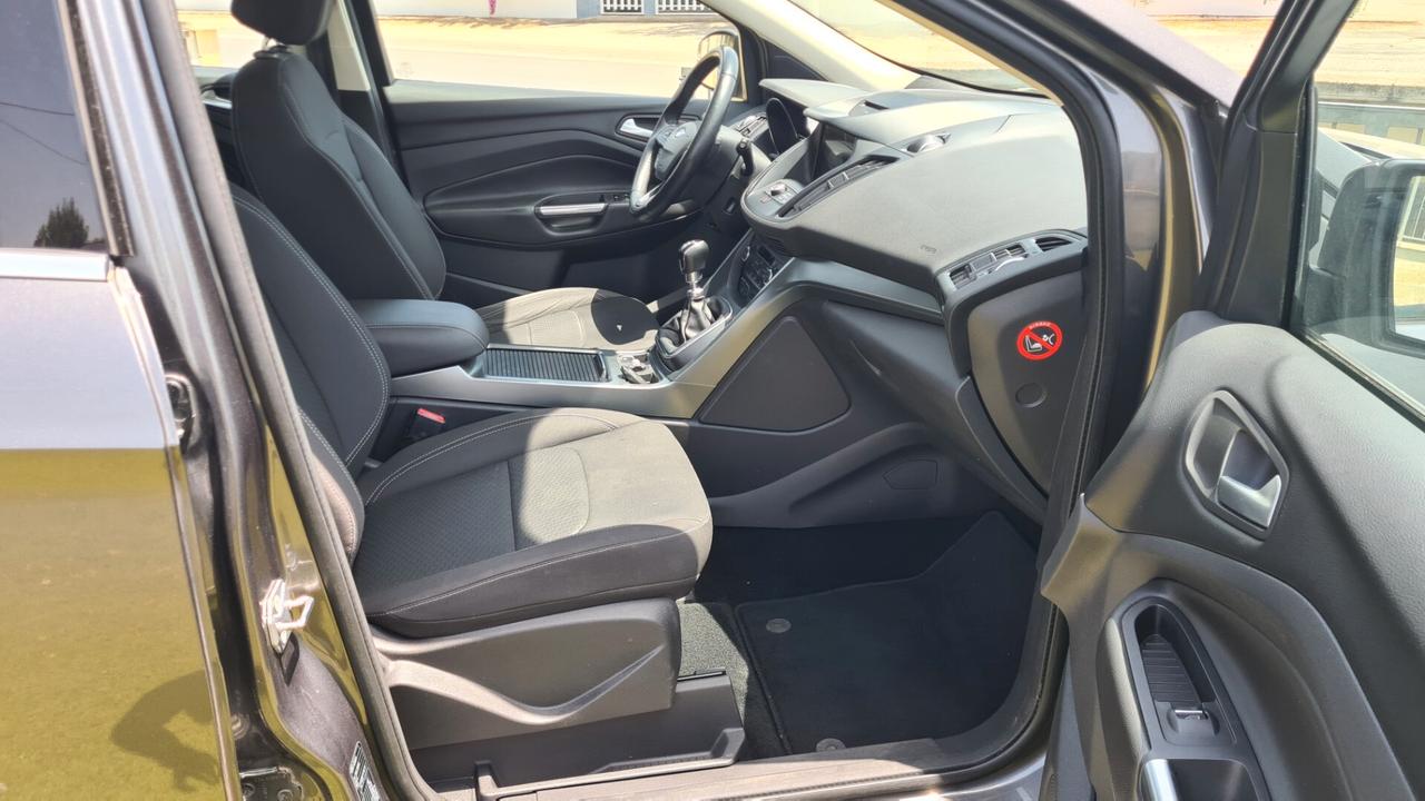 Ford Kuga 1.5 TDCi 120 cv 8v. Business 2017