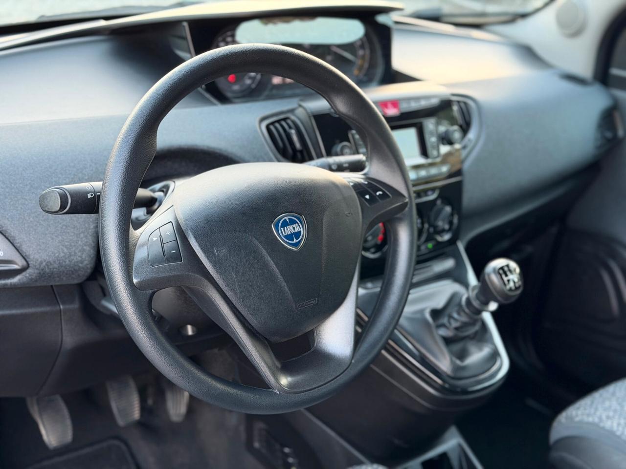 Lancia Ypsilon 1.0 FireFly 5 porte S&S Hybrid Gold Plus