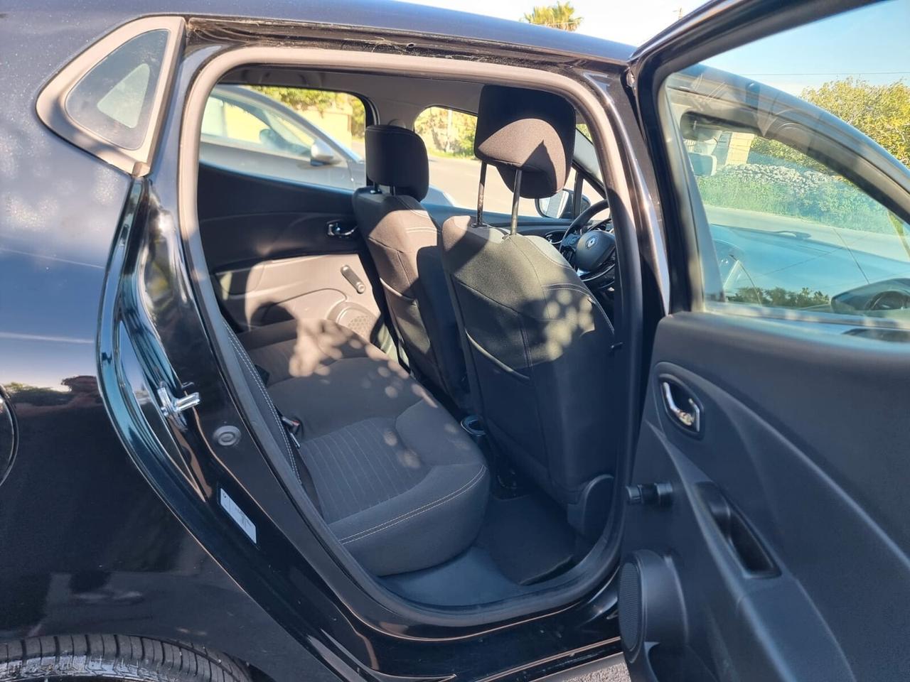 Renault Clio 1.5 dCi 8V 75CV 5 porte Live Automatico e con ausilio per disabili