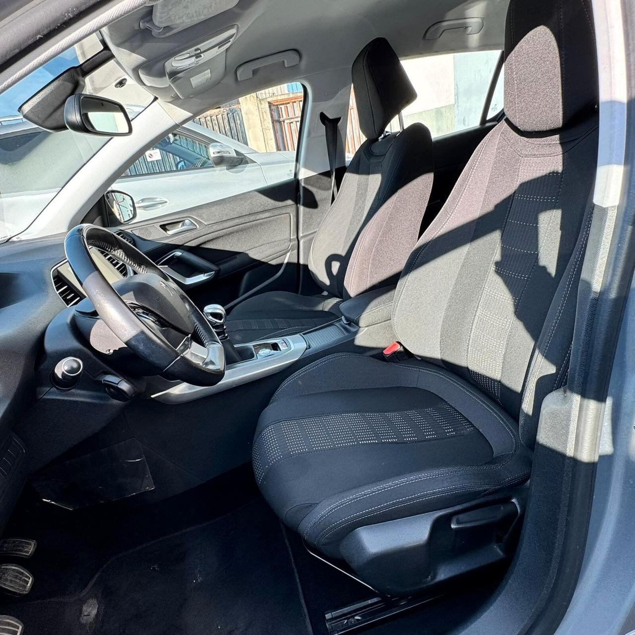 Peugeot 308 1.6 e-HDi 115 CV Stop&Start Allure
