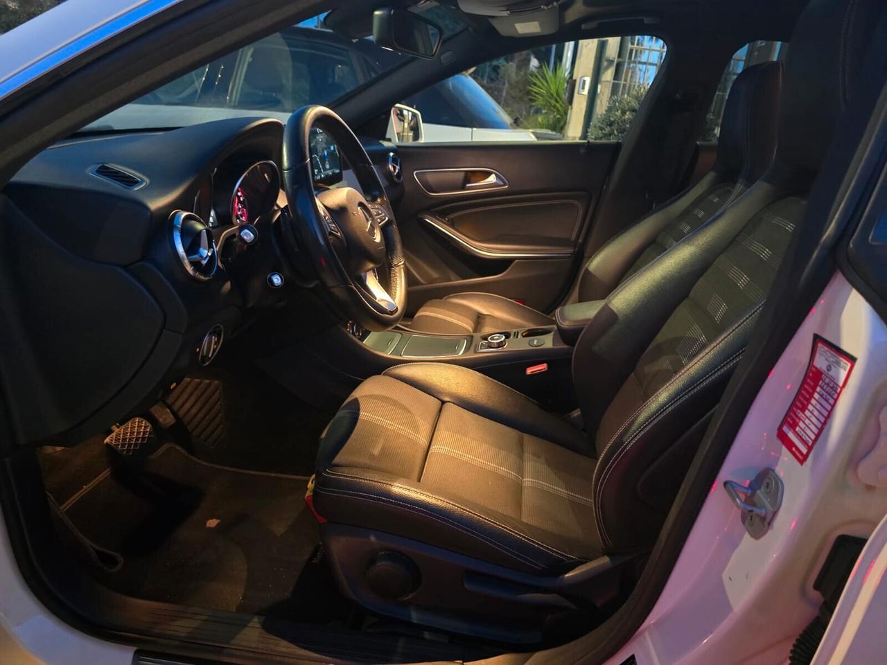 Mercedes-benz CLA 220 d S.W. Automatic Premium PACCHETTO AMG