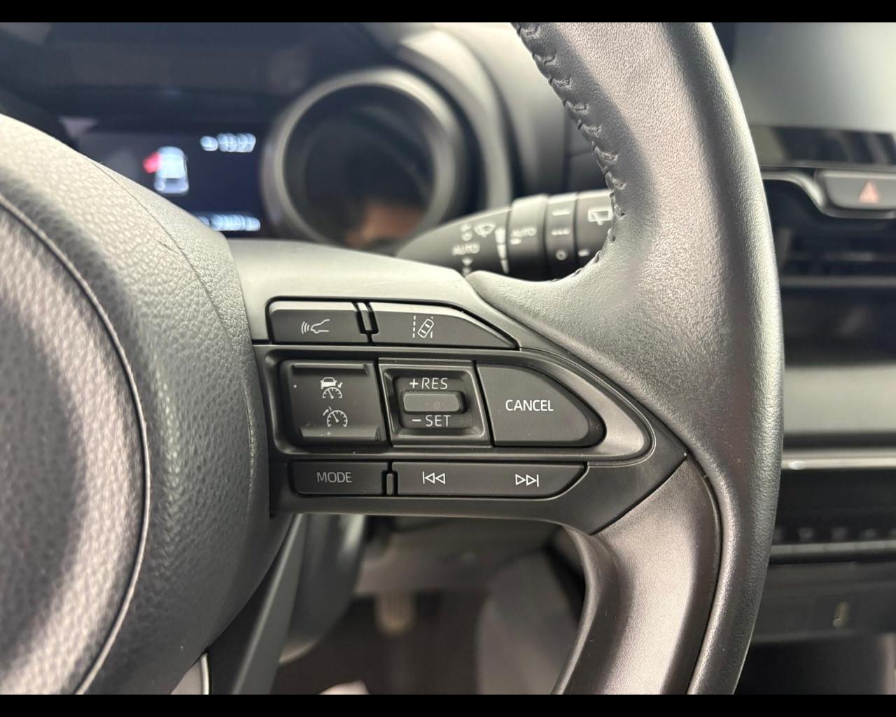 TOYOTA Yaris 1.5h Trend