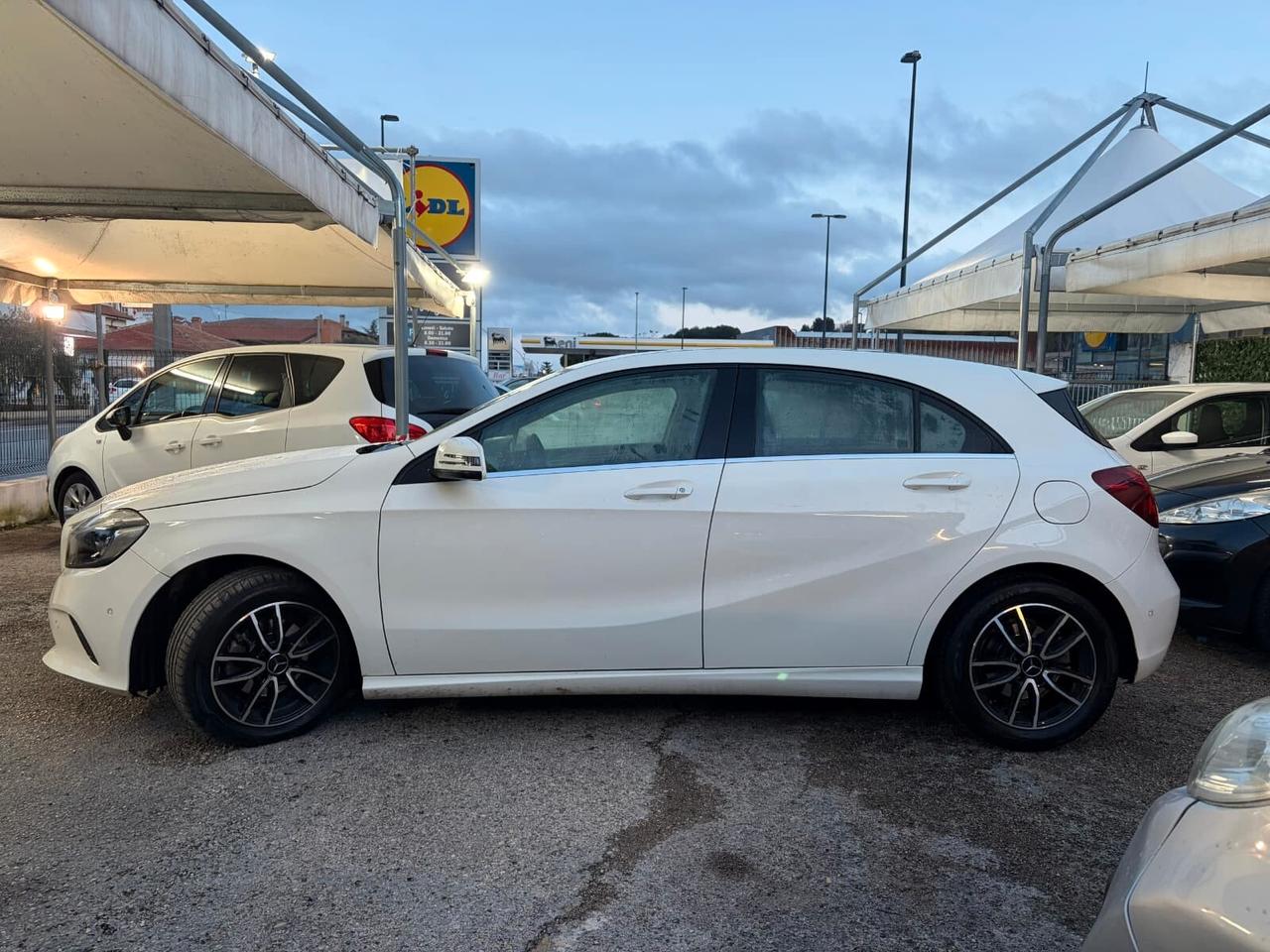 Mercedes-benz A 160 d Premium