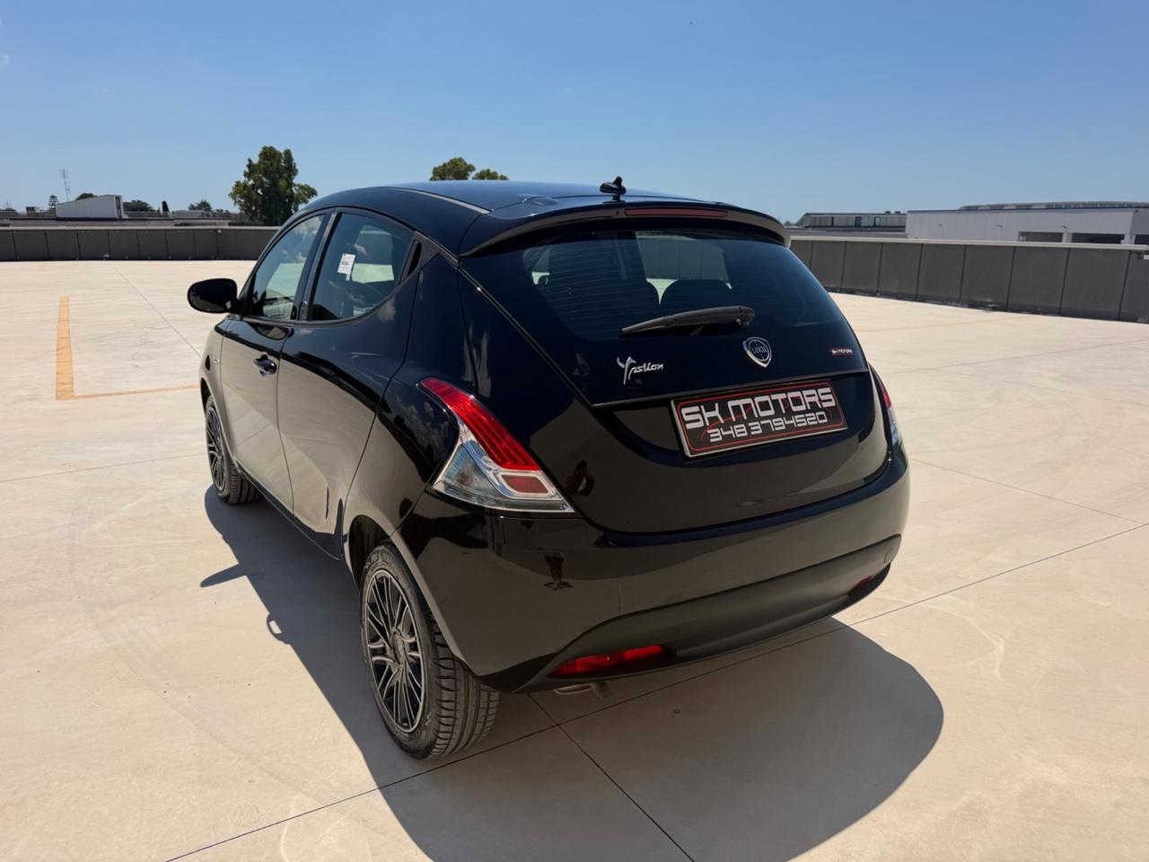 Lancia Ypsilon 1.2 69 CV 5 porte GPL Ecochic Silver