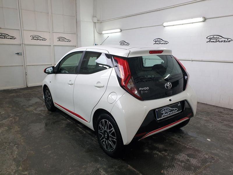 Toyota Aygo Connect 1.0 VVT-i 72 CV 5 porte x-play DA 149,00 euro AL MESE