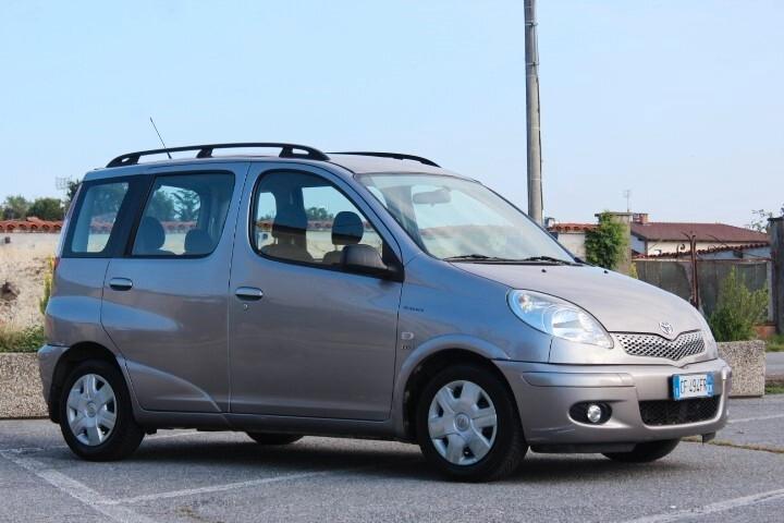 Toyota Yaris Verso 1.3i 16V cat Sol MULTISPAZIO BENZINA TUTTI I TAGLIANDI IN UFFICIALE UNICO UTILIZZATORE