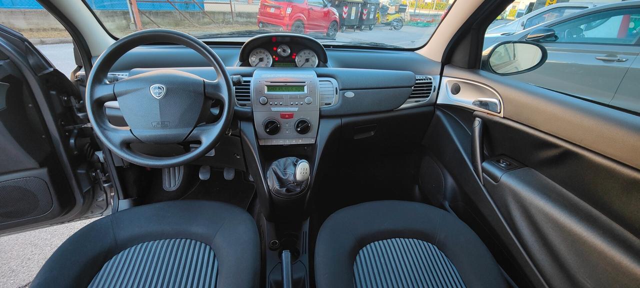 Lancia Ypsilon 1.2 Oro