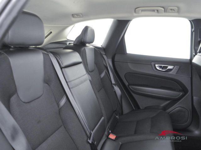 VOLVO XC60 B4 (d) AWD Geartronic Business Plus