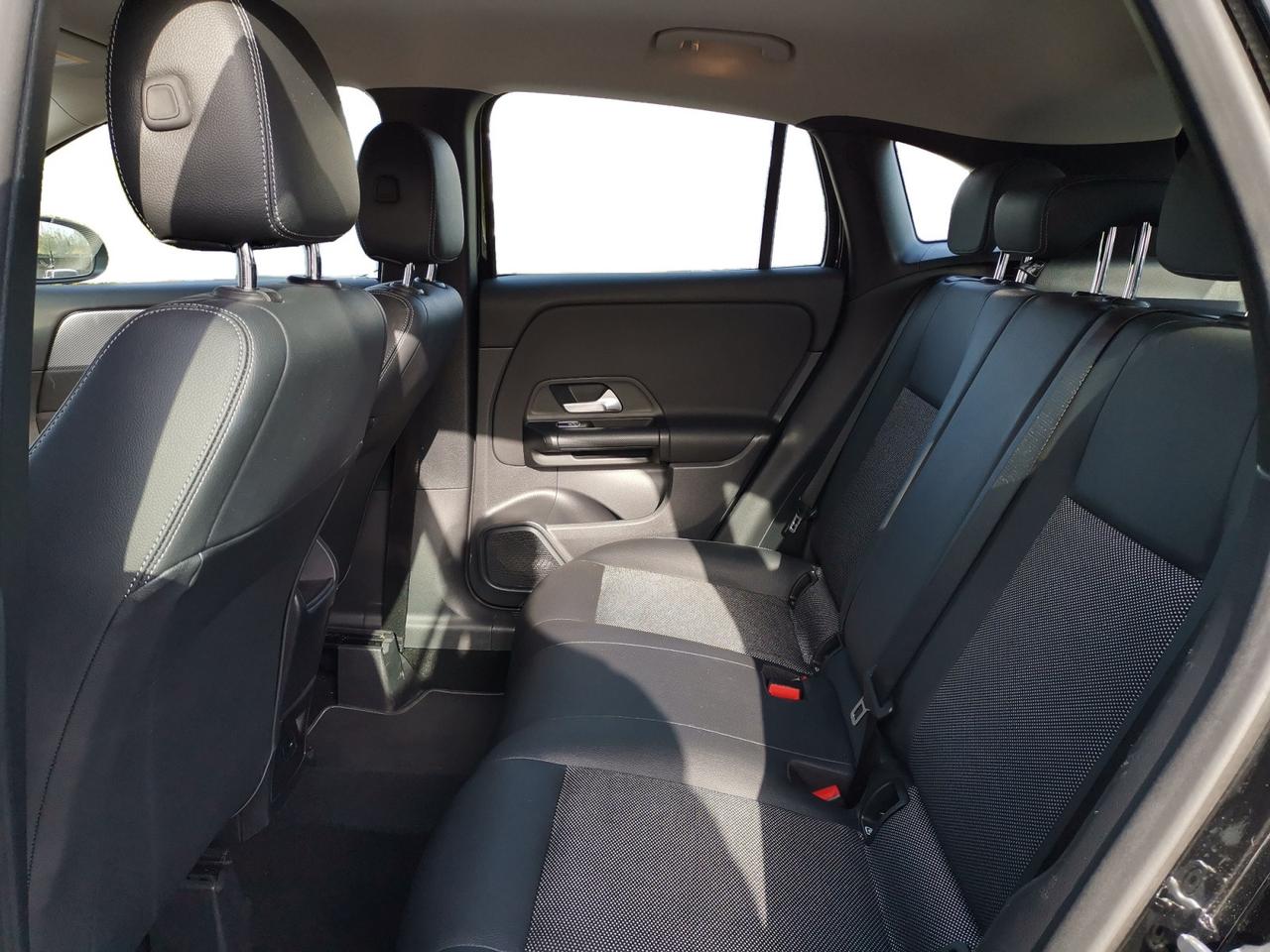 Mercedes-Benz GLA-H247 2020 - GLA 180 d Business Extra auto