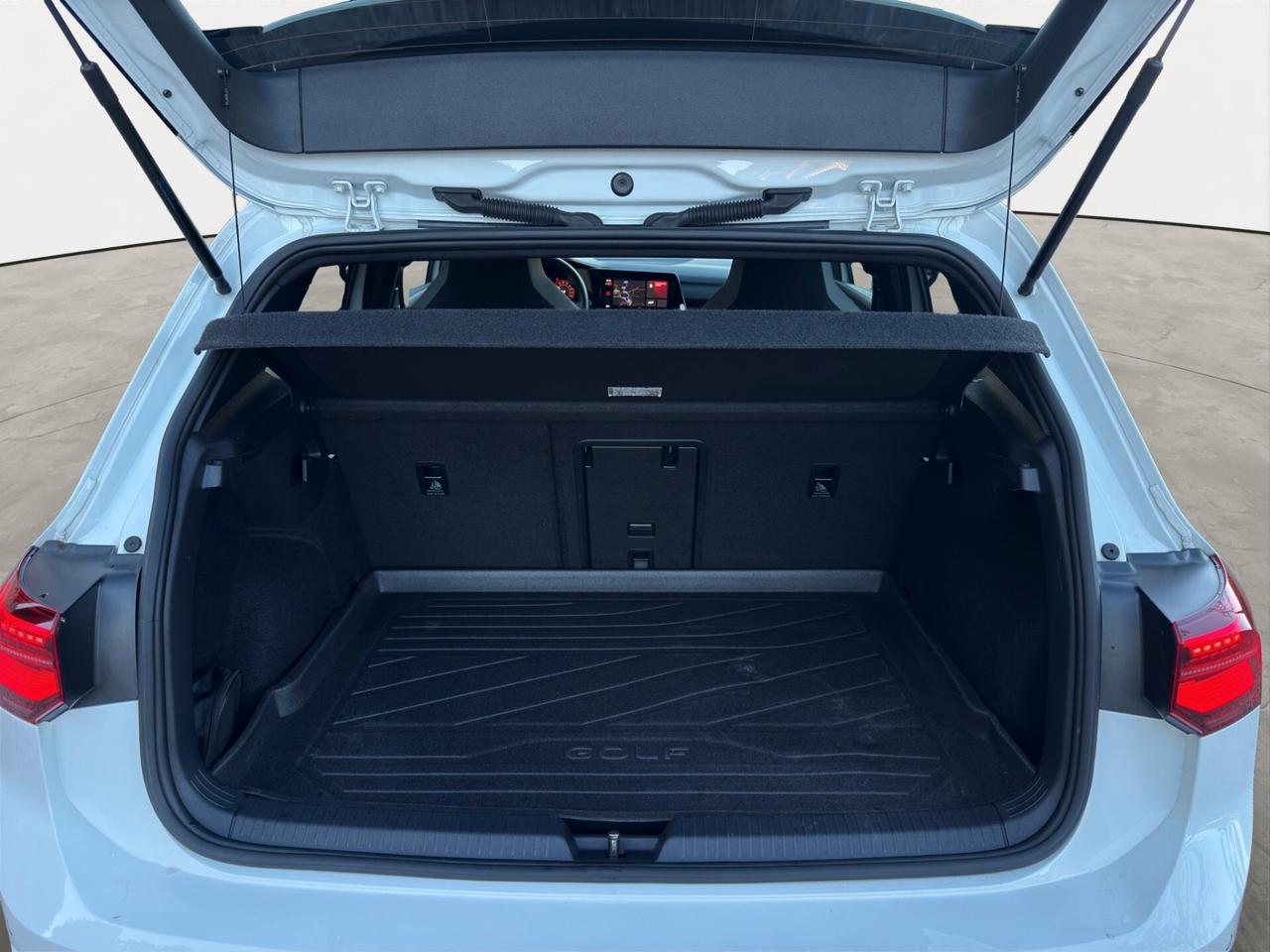 Volkswagen Golf 8 2.0 TDI DSG GTD - 2021