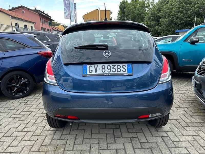 Lancia Ypsilon 1.0 FireFly 5 porte S&S Hybrid Oro