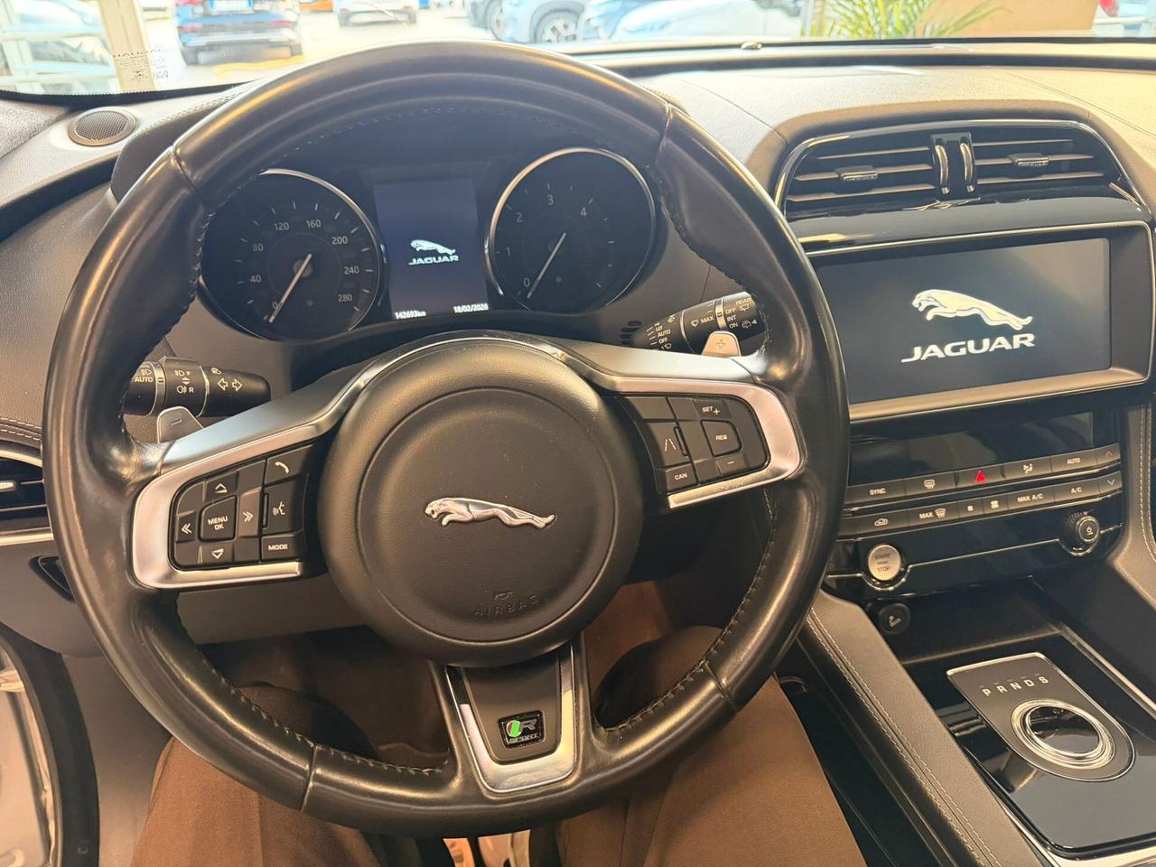 Jaguar F-Pace 2.0 D 180 CV AWD aut. R-Sport