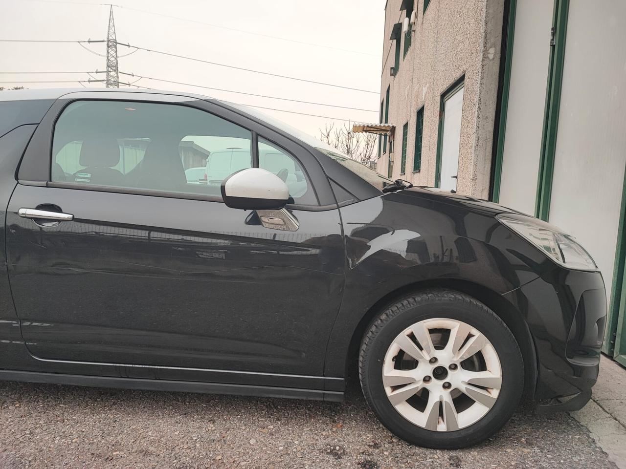 CITROEN DS3 1.6 BENZINA 3 PORTE APPENA TAGLIANDATA