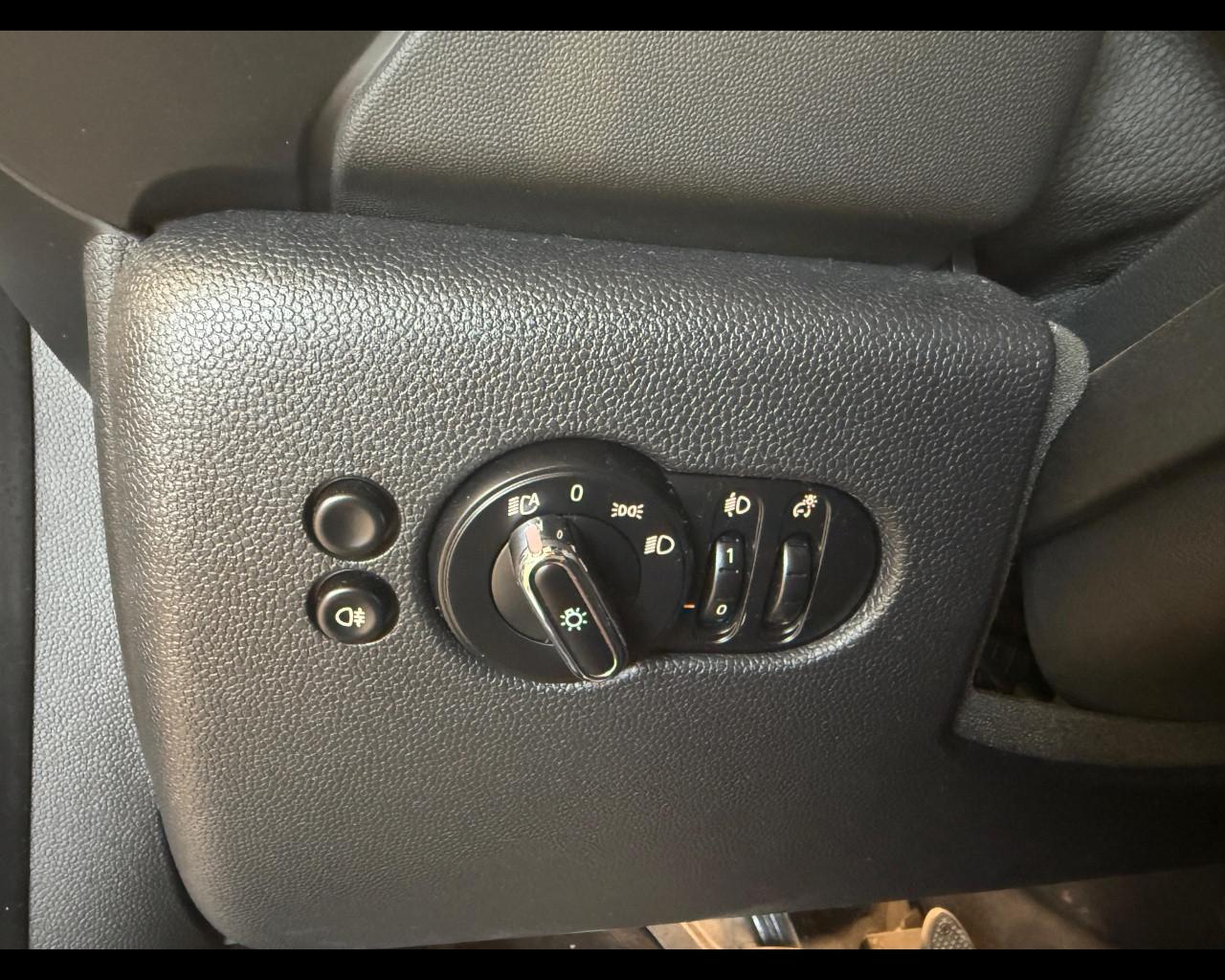 MINI Mini 5 porte (F55) - Mini 1.5 Cooper Business 5 porte