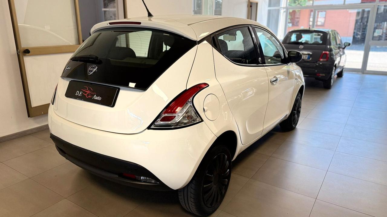 Lancia Ypsilon 0.9 TwinAir 85 CV 5 porte S&S Gold