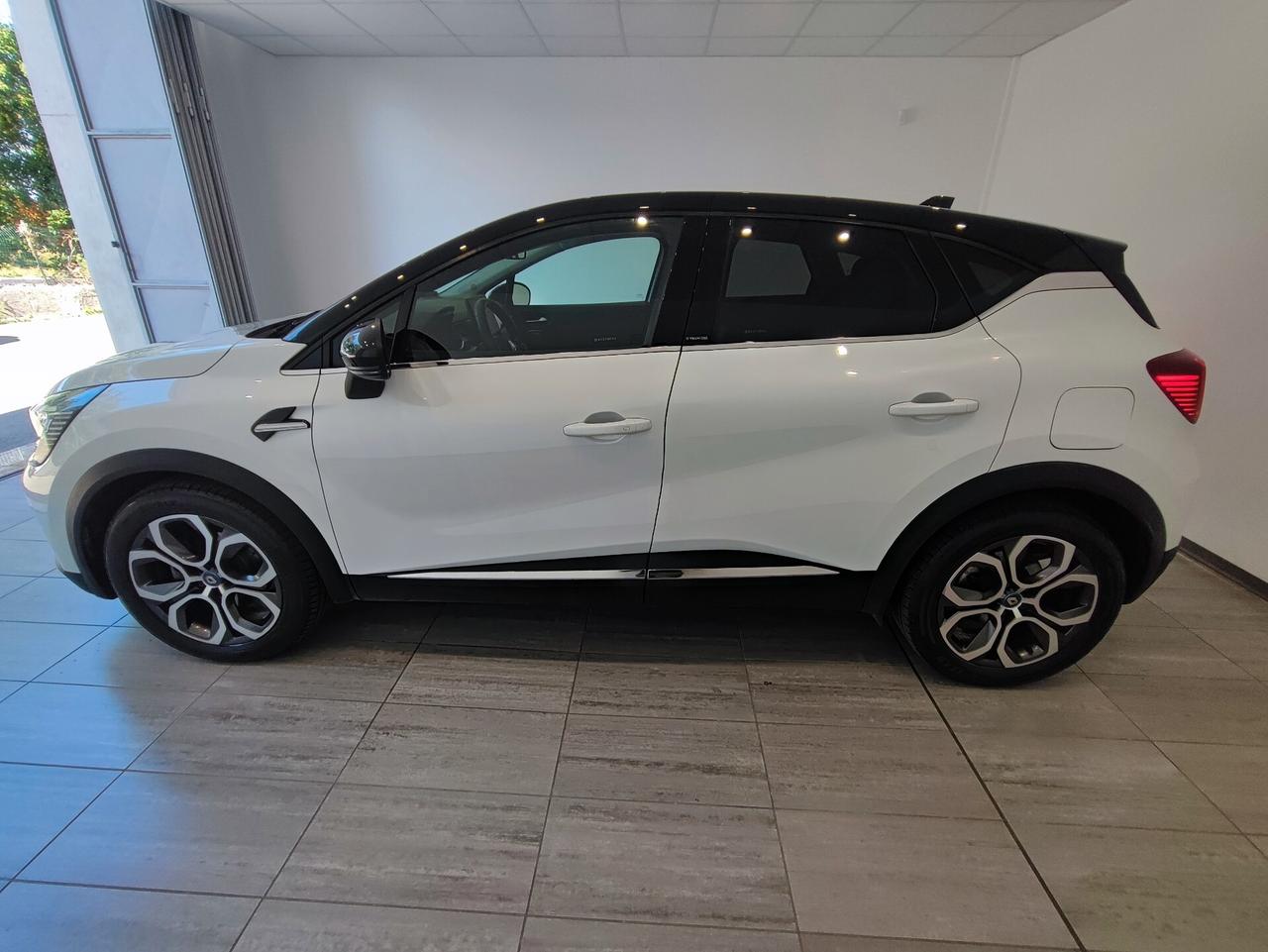 Renault Captur Plug-in Hybrid E-Tech 1 Initiale Paris