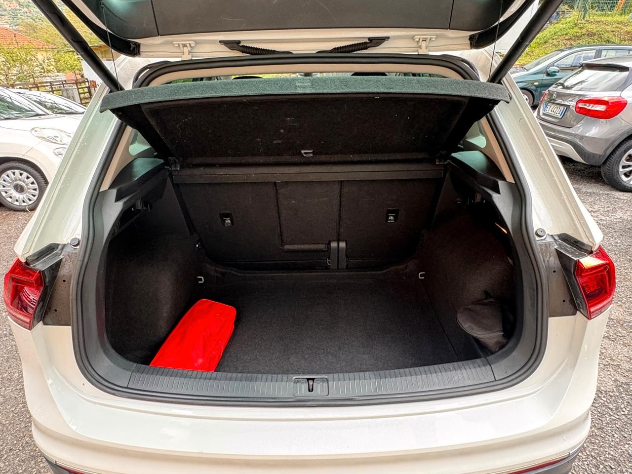 Volkswagen Tiguan 2.0 TDI SCR 4MOTION Business BlueMotion Technology GARANZIA 1 ANNO