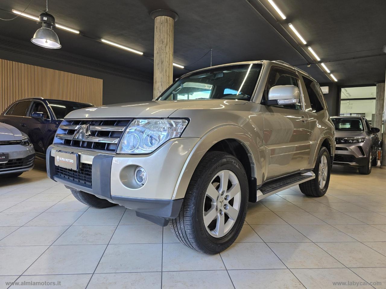 MITSUBISHI Pajero 3.2 DI-D 16V A/T 3p. Instyle