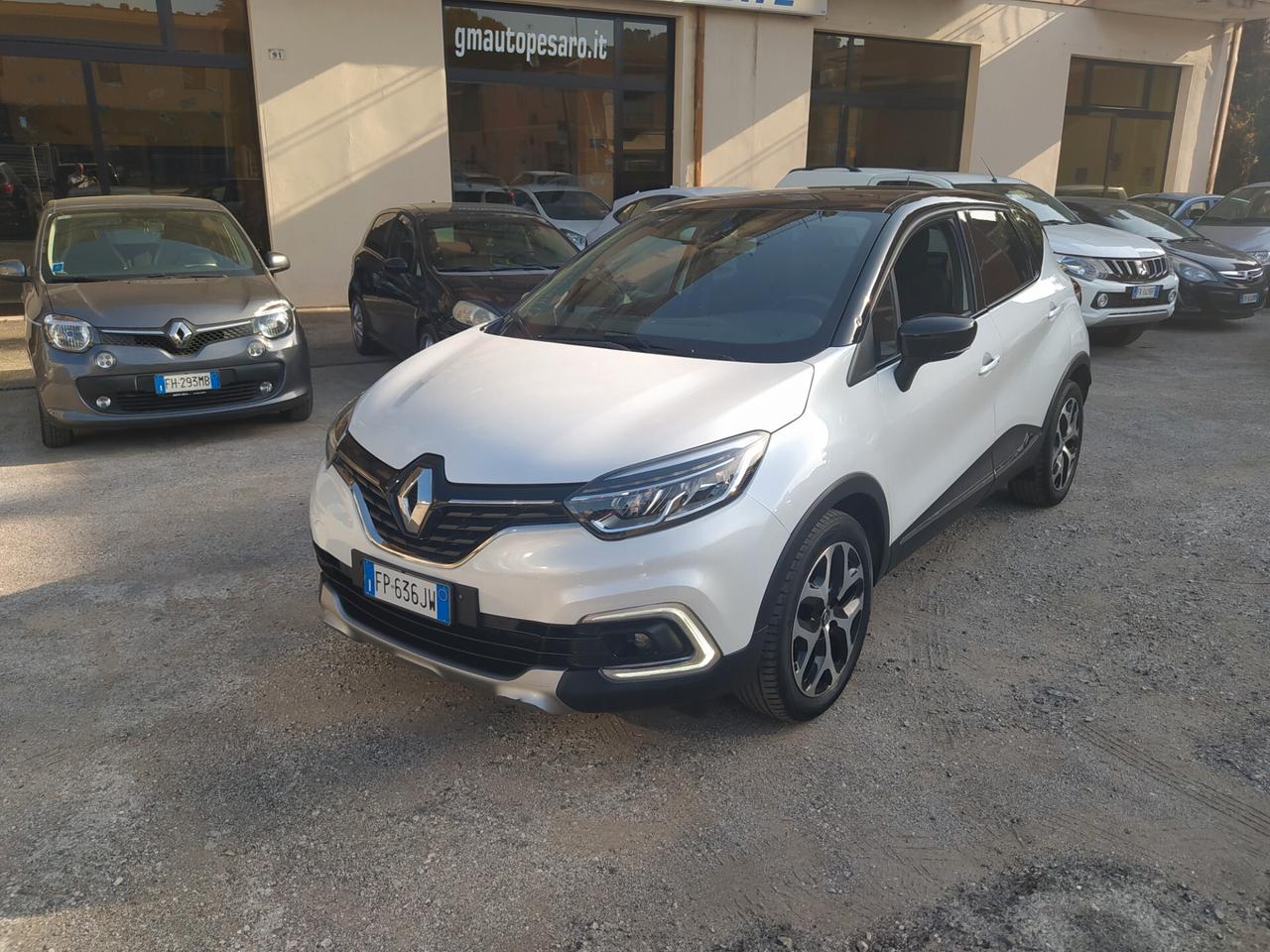 Renault Captur dCi 8V 90 CV EDC Start&Stop Energy Initiale Paris