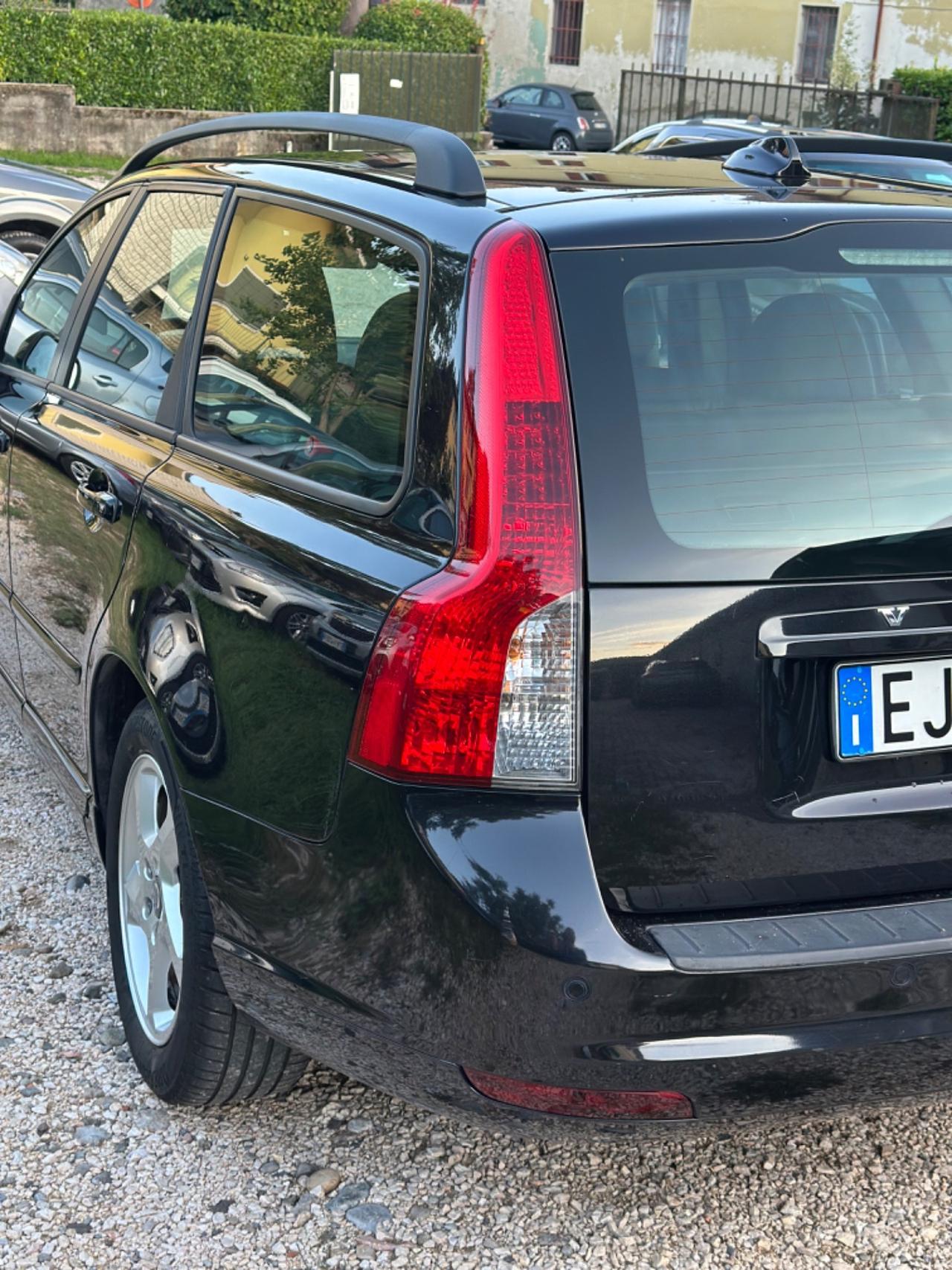 Volvo V50 D2 POLAR UNICOPR KMCERT