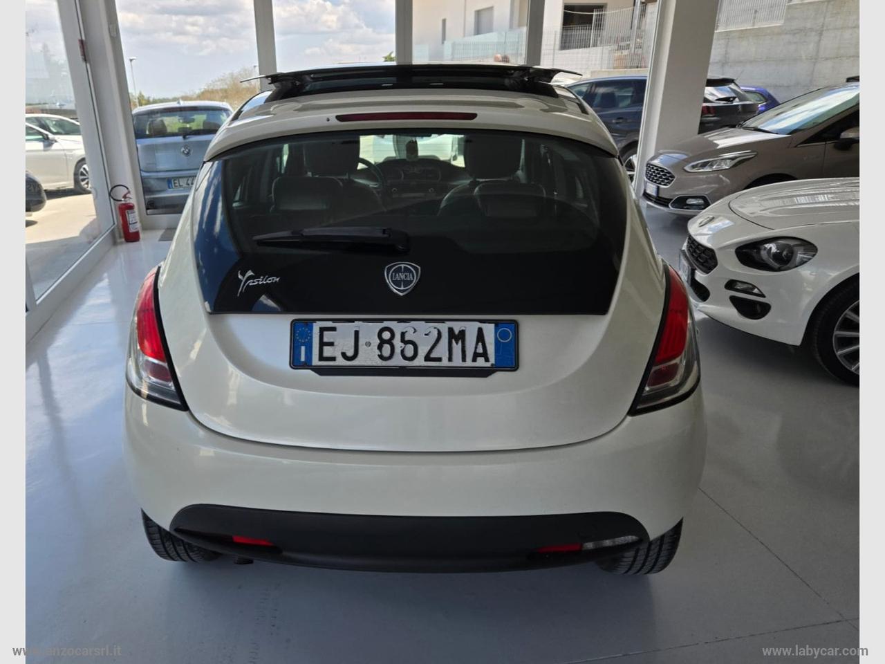 LANCIA Ypsilon 1.3 MJT 95 CV 5p. S&S Platinum TETTO APRIBILE