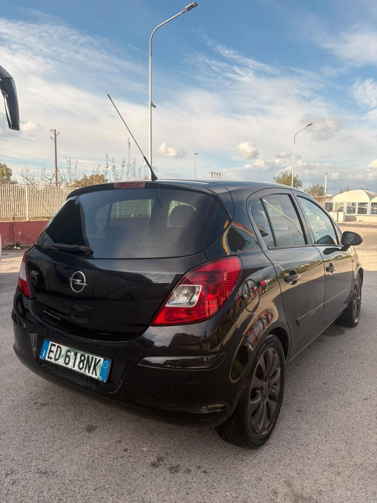 Opel Corsa 1.2 80CV 5 porte GPL-TECH Edition