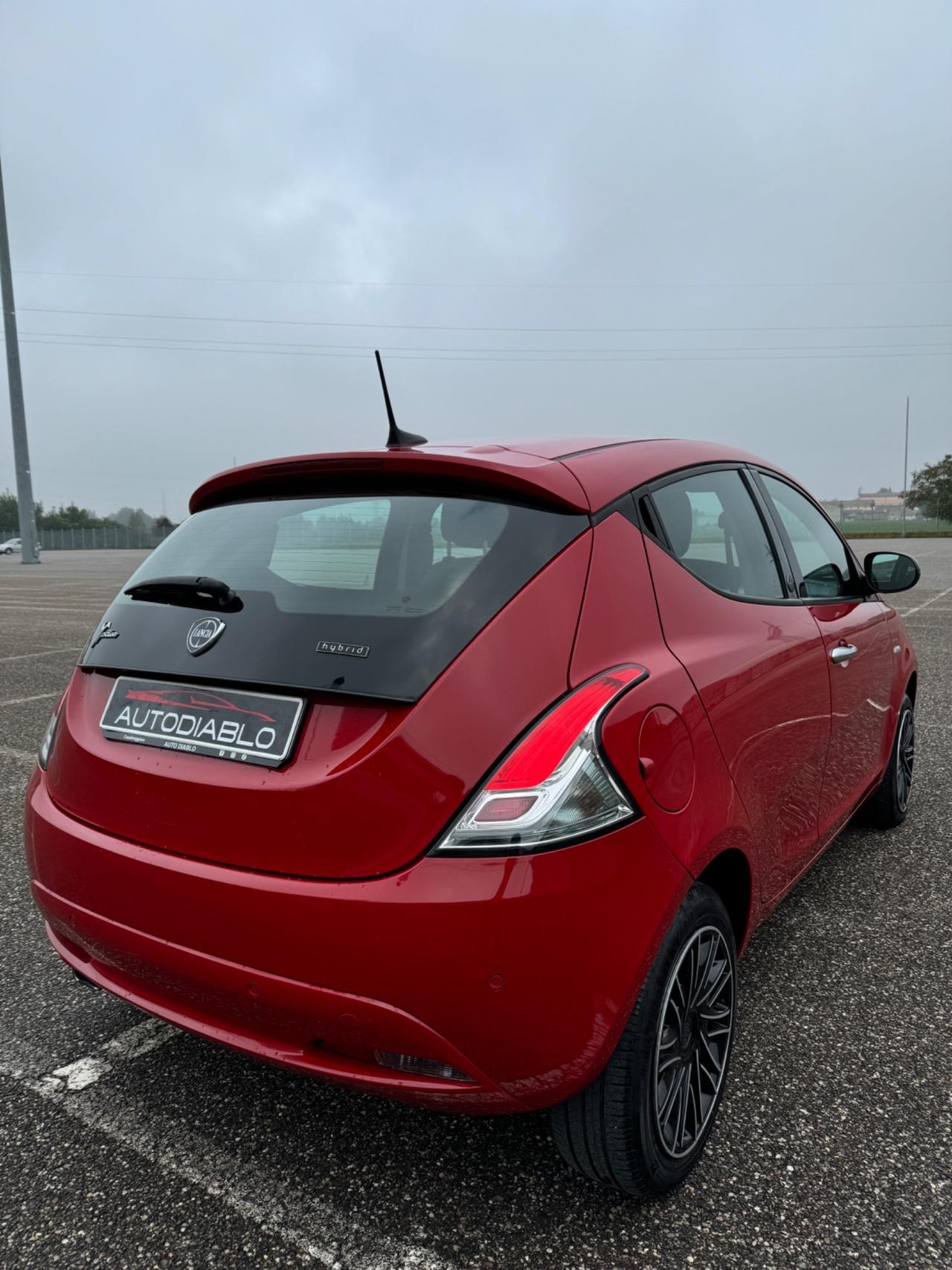 Lancia Ypsilon 1.0 FireFly 5 porte S&S Hybrid Ecochic Gold