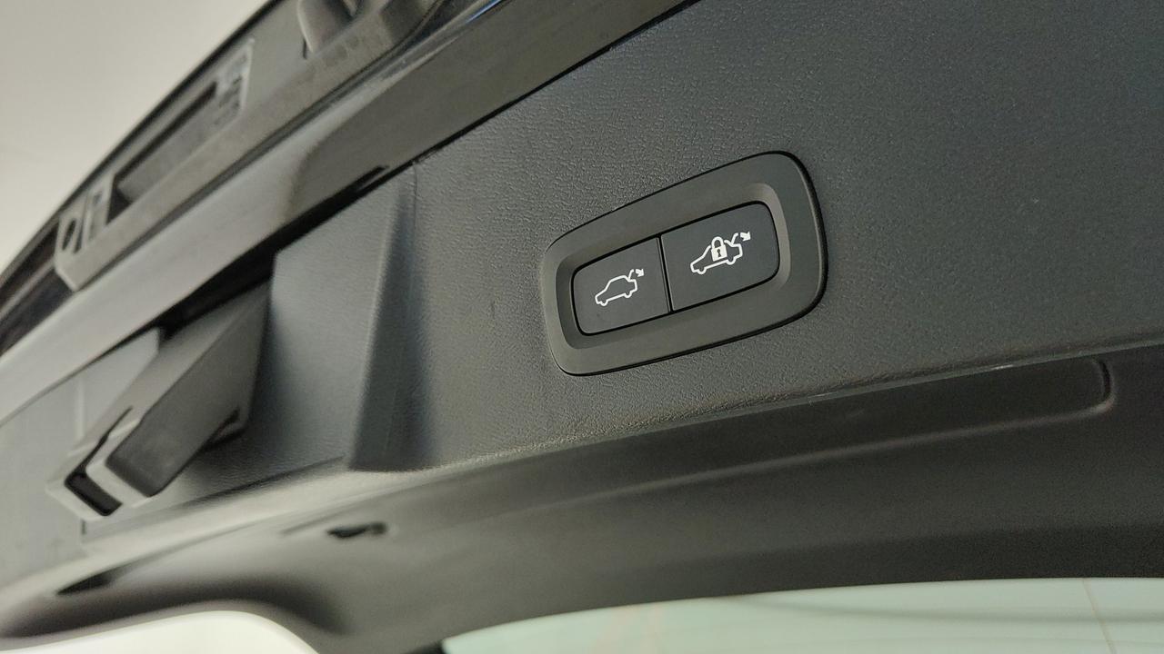 VOLVO XC40 2.0 b3 Core auto