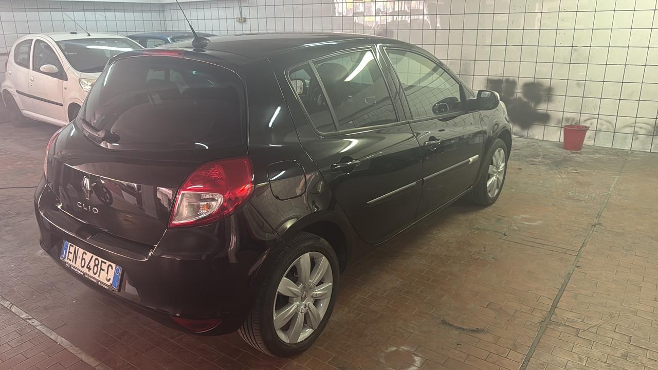 Renault Clio 1.2 16V 5 porte Luxe