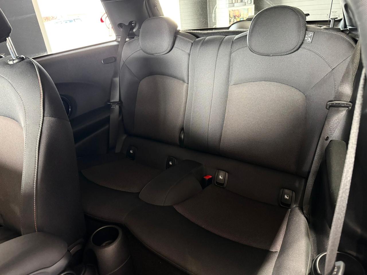 Mini 1.5 Cooper Camden Black Edition