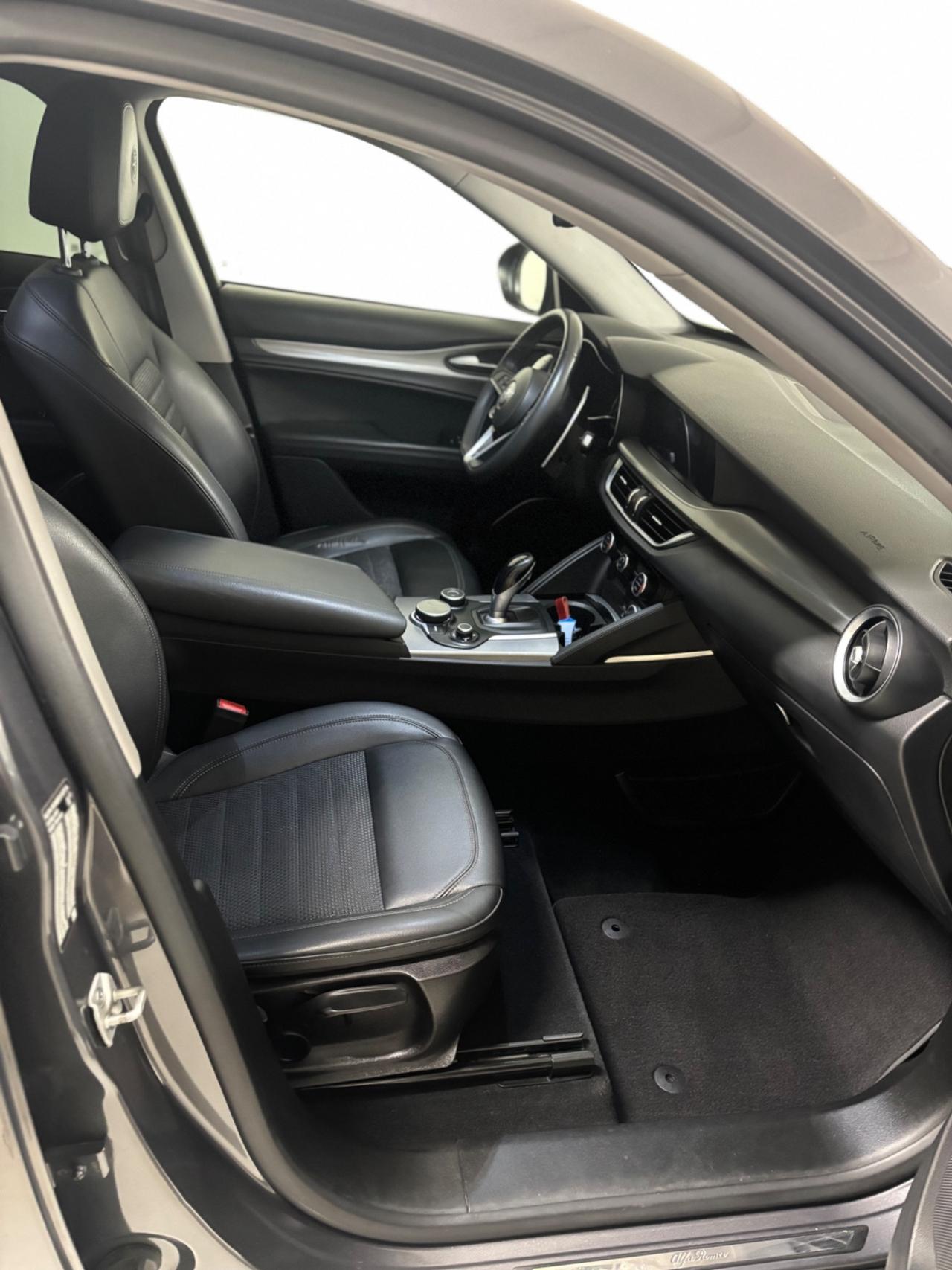 Alfa Romeo Stelvio 2.2 Turbodiesel 210 CV AT8 Q4 Veloce