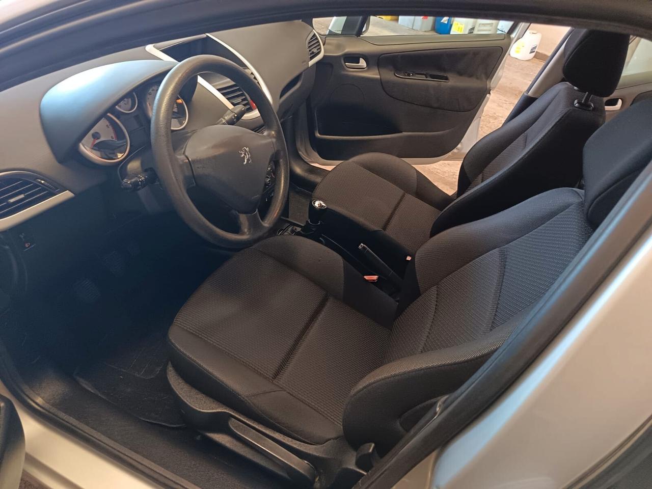 Peugeot 207 1.4 2010 HDI 70CV XS 5P Unicoproprietario Km 149.000 Distribuzione Fatta