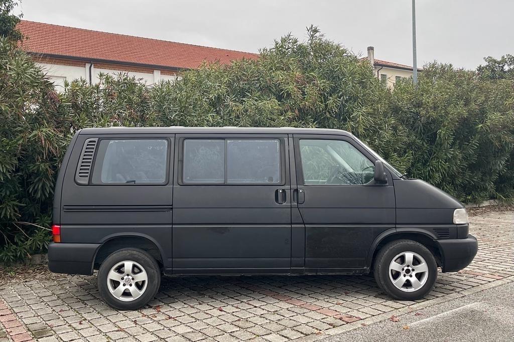 Volkswagen T4 Multivan 2.5 TDI – 102 CV