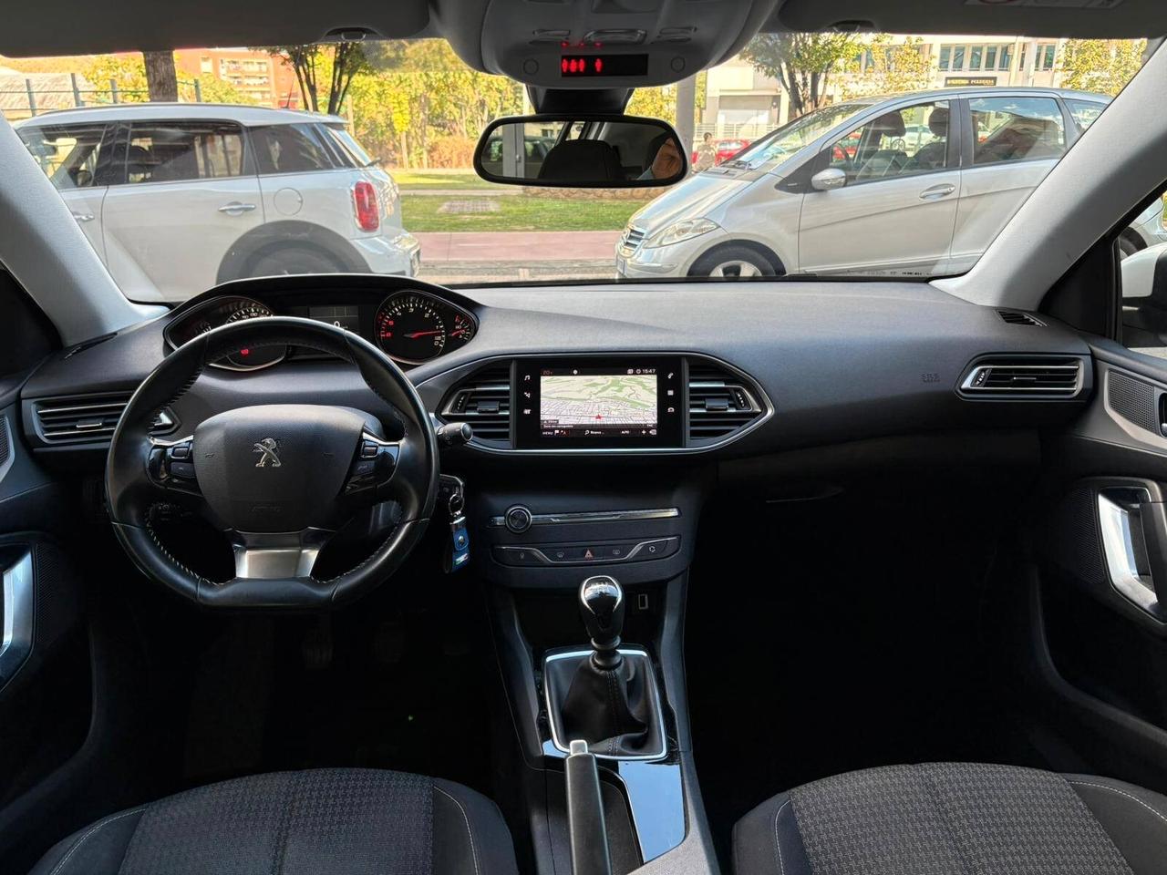 Peugeot 308 1.5 Business 100cv - 2019