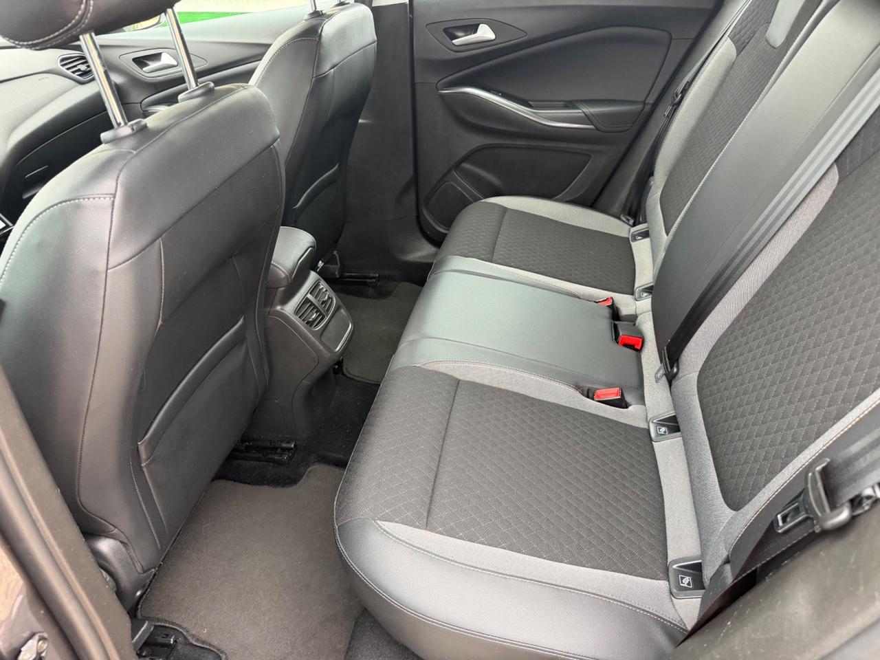 Opel Grandland X 1.5 diesel Ecotec Start&Stop aut. Business Ed.