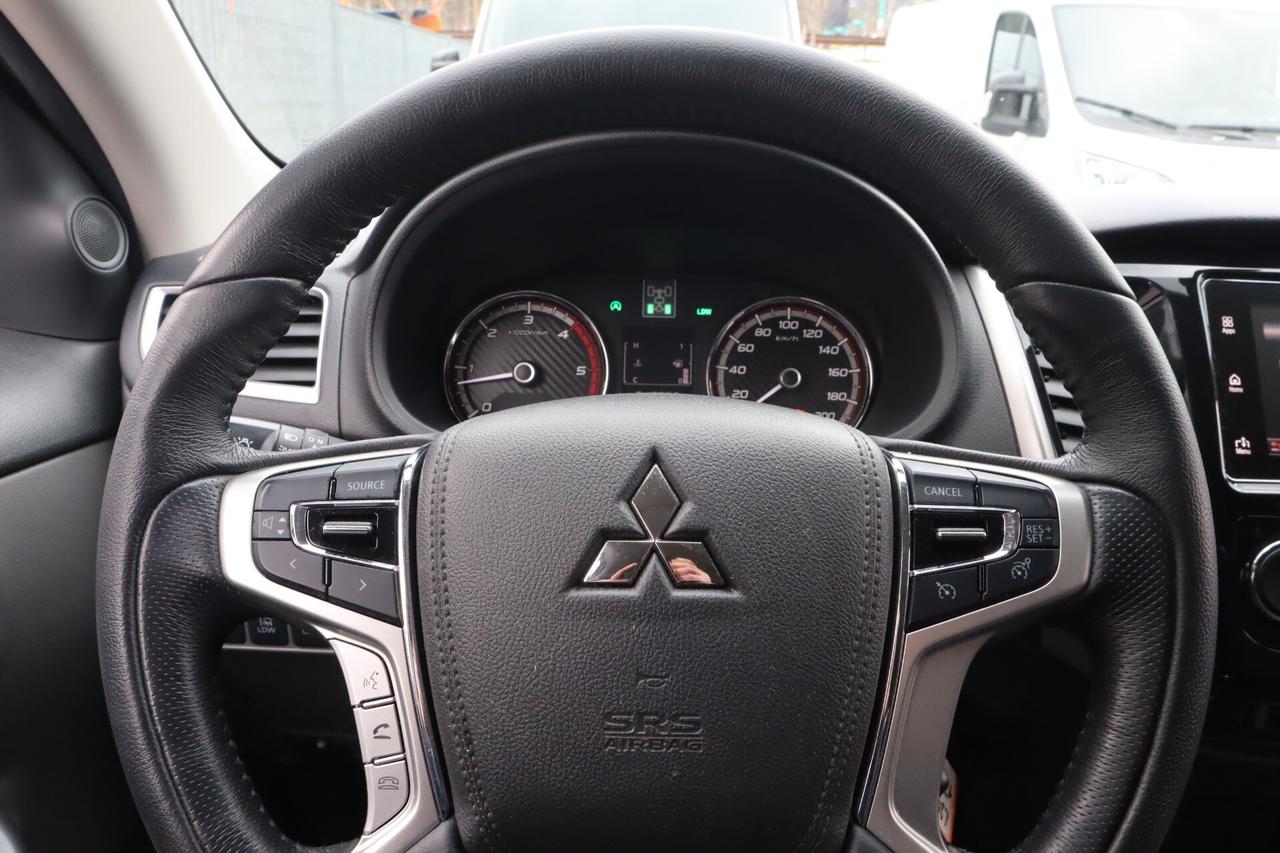 Mitsubishi L200 2.4 DI-D 180 CV DoCab solo 17500 KM