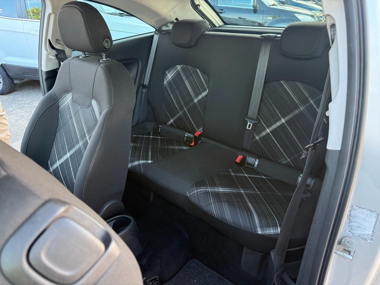 " UNA CHICCA " Opel Corsa 1.4 90CV GPL Tech