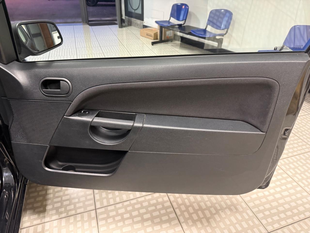 Ford Fiesta 1.2 16V 3p. Ghia