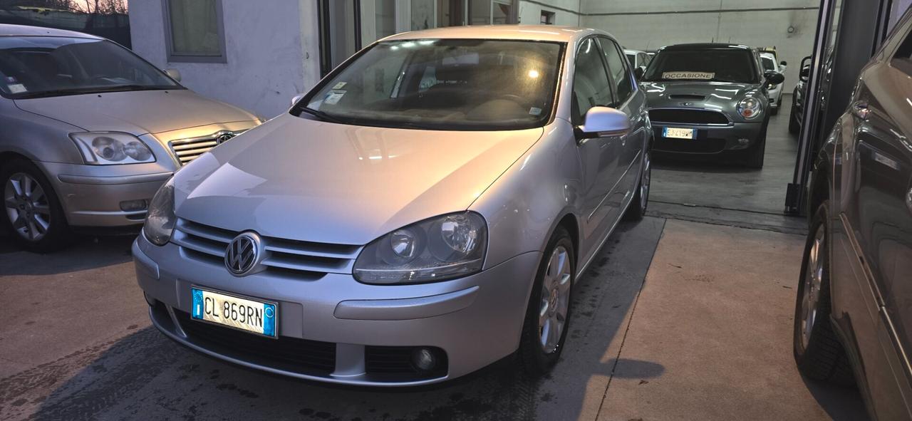 Volkswagen Golf 1.6 16V FSI 5p. Sportline