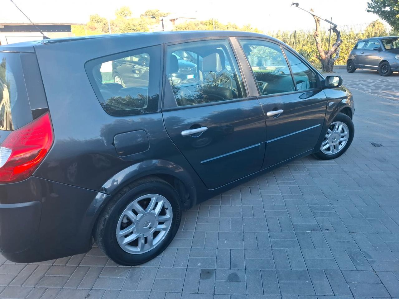 Renault Scenic Grand Scénic 1.5 dCi/105CV PSP 7 POSTI