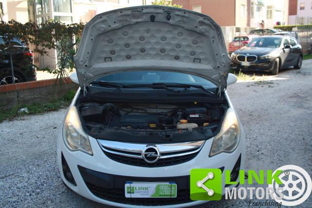 OPEL Corsa 1.2 3 porte b-color NEOPATENTATI