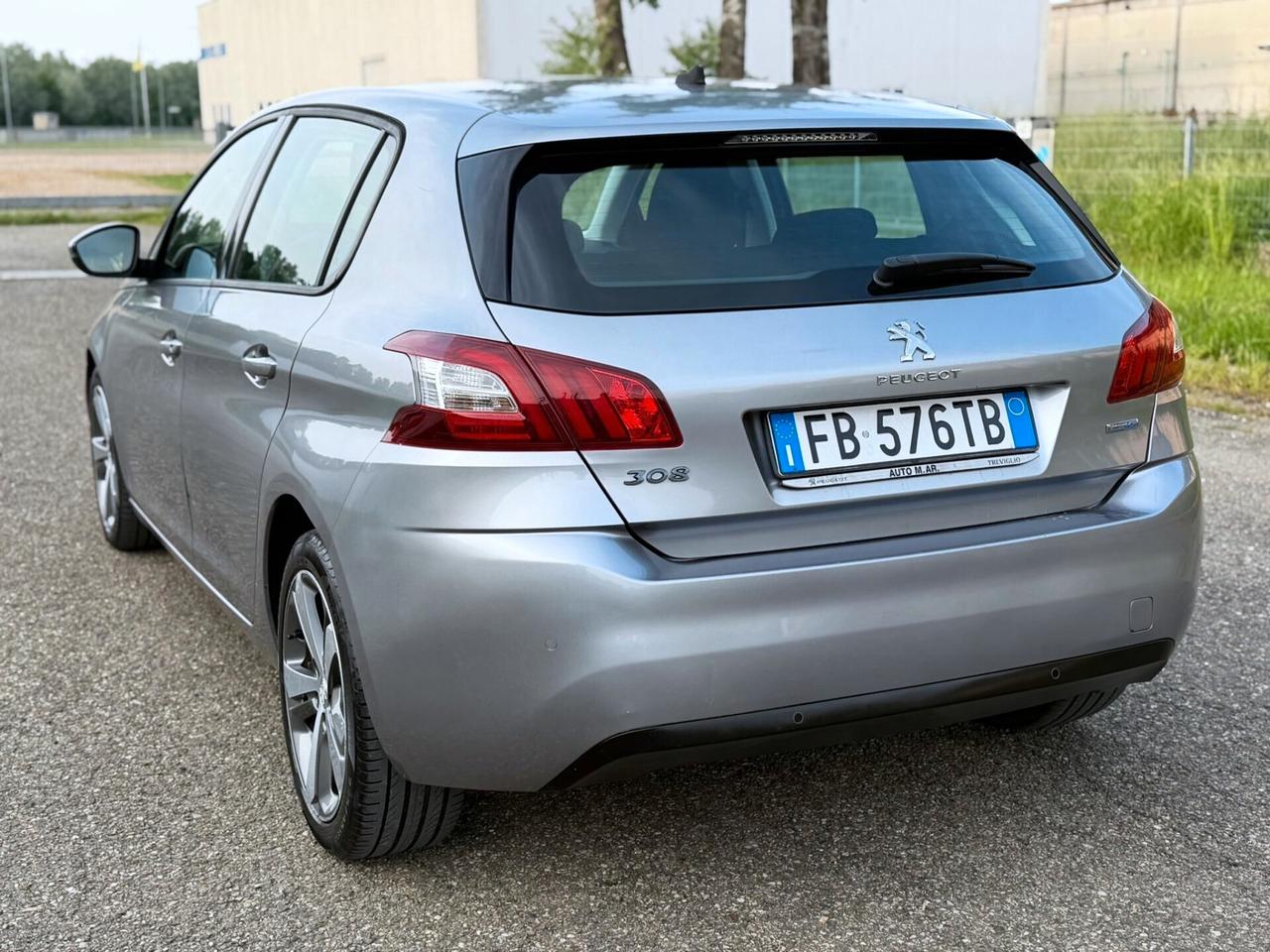 Peugeot 308 Berlina HDi 100 CV EURO 6B