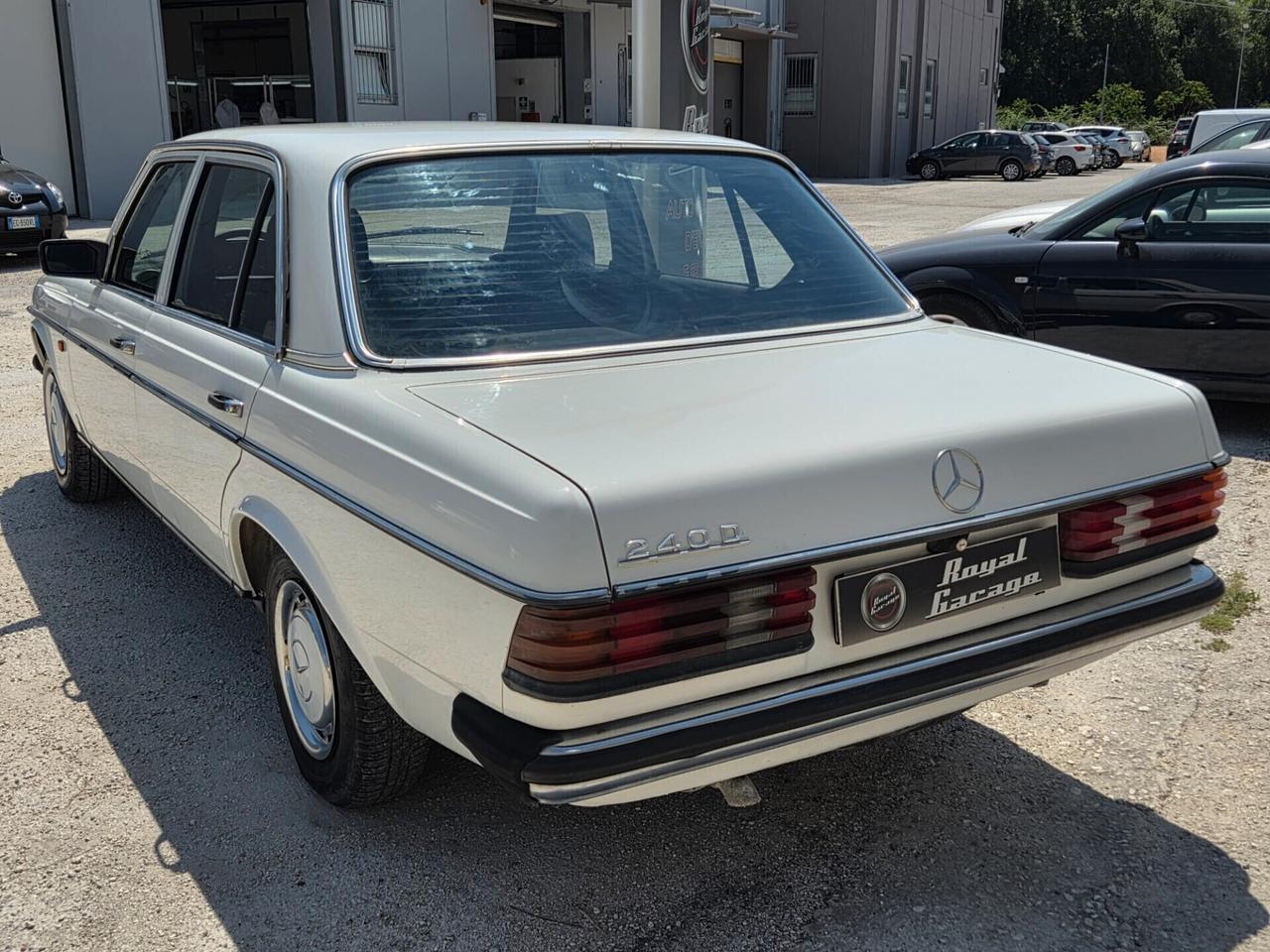 Mercedes-benz W123 240D -ASI-