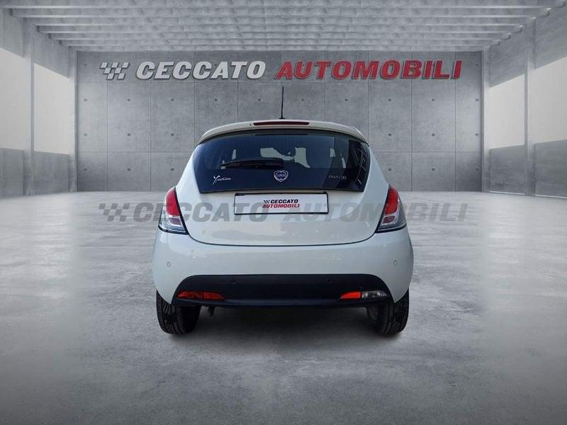 Lancia Ypsilon Ypsilon 1.0 firefly hybrid Silver s&s 70cv 5p.ti