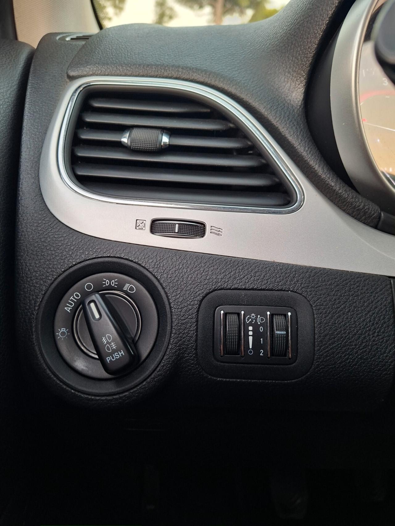 Freemont 2.0 Multijet 140 cv 7 POSTI -- PELLE-NAVI
