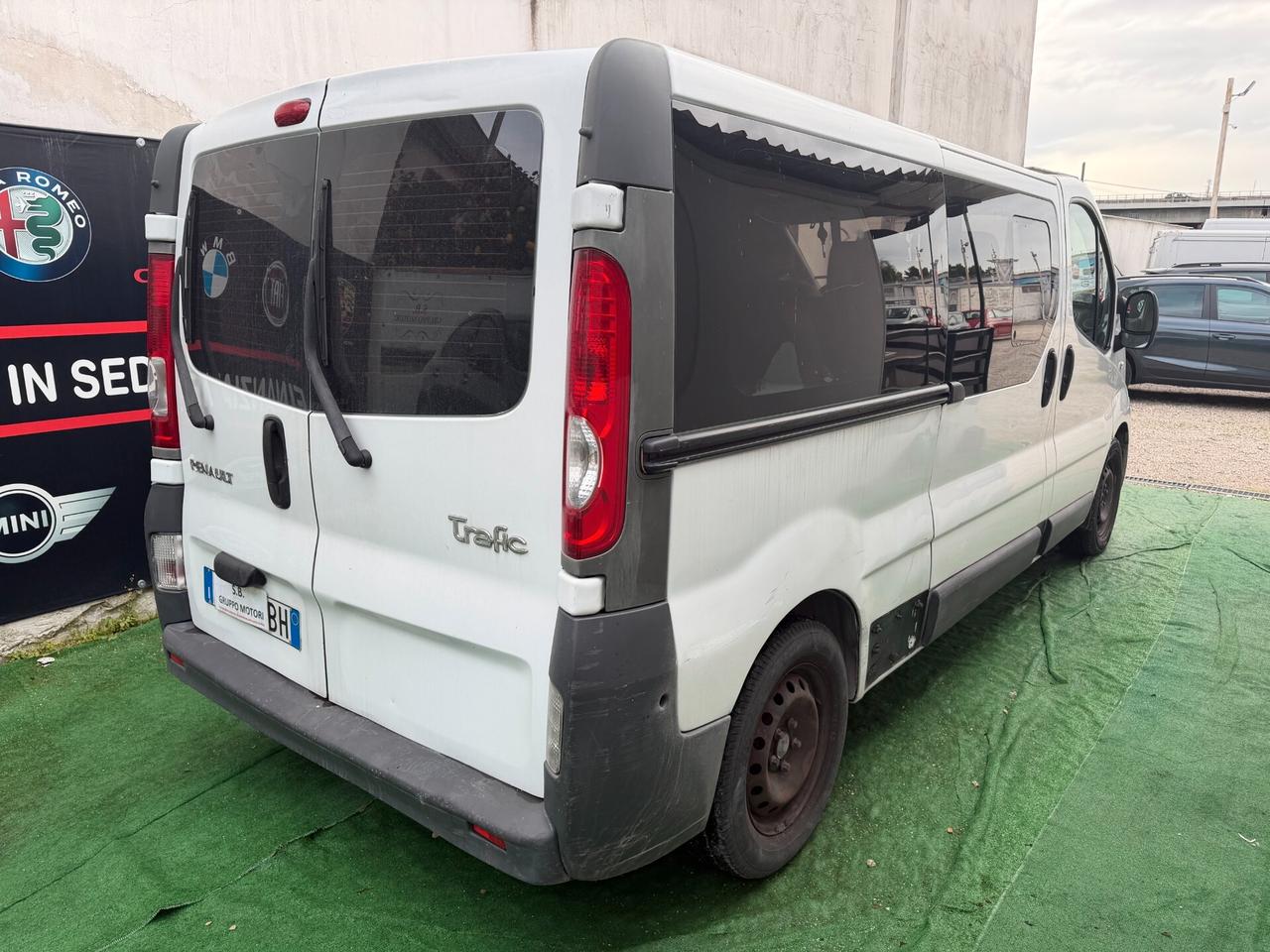 Renault Trafic 2008 2.0 dCi 9 POSTI LEGGI TUTTO!